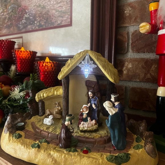 ❤️ Rare Vintage Musical Light Up Nativity Scene Mantel Display - Picture 8 of 12
